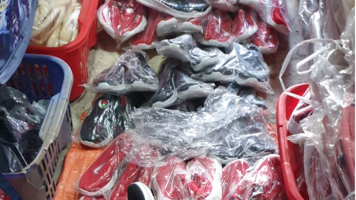 QLTT Lạng Sơn tạm giữ nhiều hàng hóa có dấu hiệu giả mạo nhãn hiệu NIKE