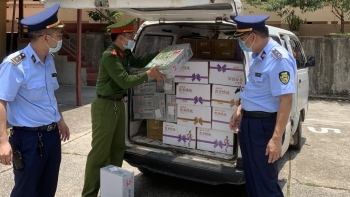 Lạng Sơn: Tạm giữ gần 900 sản phẩm đồ uống nhập lậu