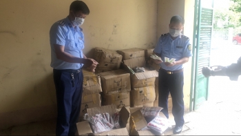 QLTT Lào Cai thu giữ số lượng lớn thạch hoa quả không rõ nguồn gốc xuất xứ