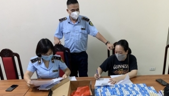 Bắt giữ lô thuốc "điều trị Covid-19" không rõ nguồn gốc