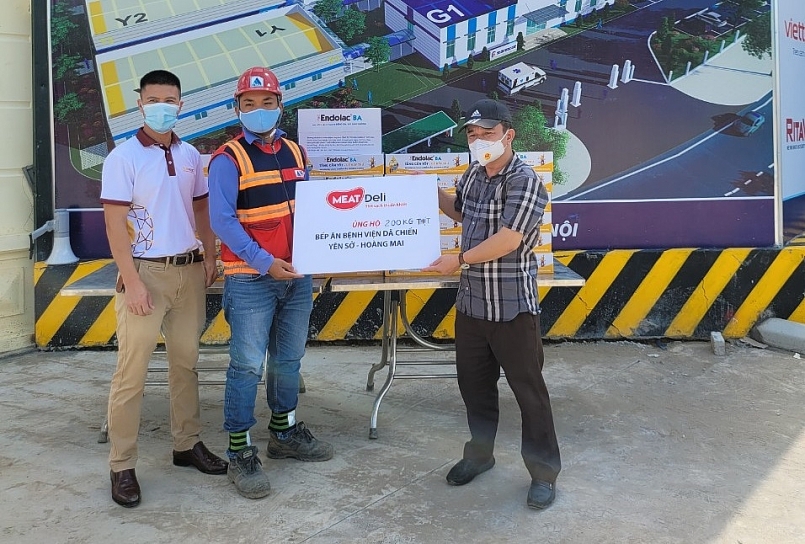 Thịt sạch MEATDeli chia sẻ cùng bữa ăn công nhân bệnh viện dã chiến Hoàng Mai, HN