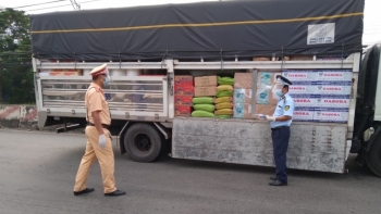 Tiền Giang: Phát hiện 570kg hóa chất sử dụng trong nuôi trồng thủy sản vi phạm nhãn