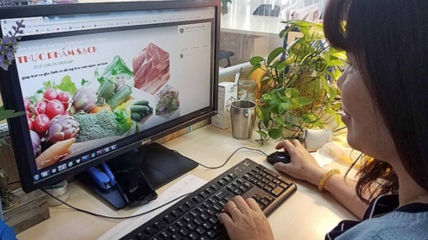 Người dân Hà Nội có thể mua hàng hóa thiết yếu qua 600 điểm bán trực tuyến