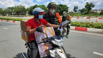 TPHCM: Shipper được phép hoạt động thêm ở các quận “vùng đỏ”