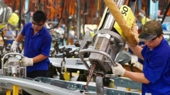 Thủ tướng chỉ đạo tháo gỡ khó khăn cho sản xuất kinh doanh, đẩy mạnh giải ngân vốn đầu tư công