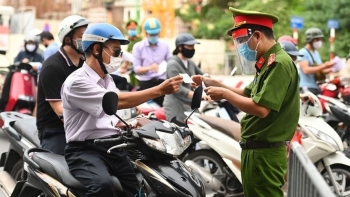 Công an Hà Nội chốt phương án cấp giấy đi đường