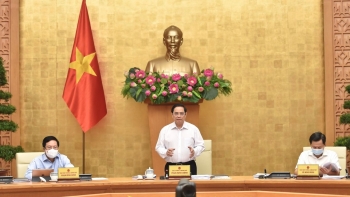 Thủ tướng: Nhanh chóng kiểm soát dịch bệnh, xây dựng kế hoạch phục hồi kinh tế