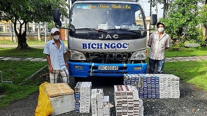 Đồng Tháp: Lợi dụng xe “luồng xanh" để vận chuyển thuốc lá nhập lậu