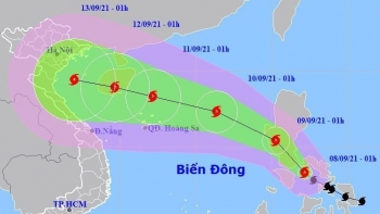 Bão CONSON cách quần đảo Hoàng Sa khoảng 160km về phía Bắc