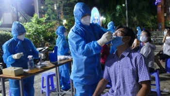 Thủ tướng yêu cầu hoàn thành xét nghiệm toàn dân trước ngày 15/9 để loại trừ nguồn lây