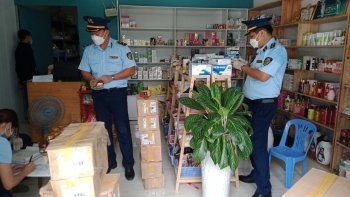 An Giang tạm giữ nhiều hàng hóa có dấu vi phạm