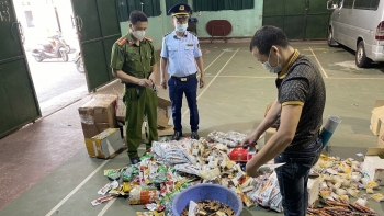 Bắc Giang: Xử phạt một cửa hàng kinh doanh bánh trung thu không rõ nguồn gốc