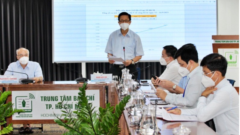 TPHCM giữ nguyên khoảng cách giữa 2 mũi tiêm AstraZeneca