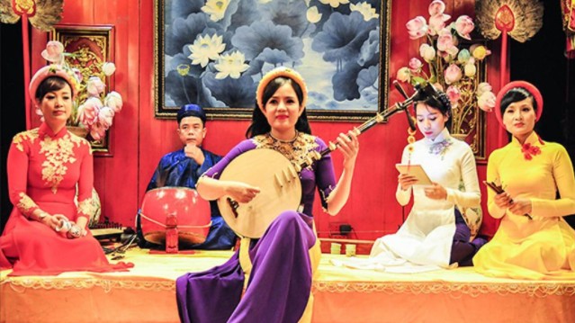 Bảo tồn và phát triển văn hóa Huế - con người Huế