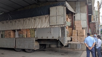 Phát hiện 76.000 sản phẩm hàng hóa Trung Quốc không có hóa đơn chứng từ