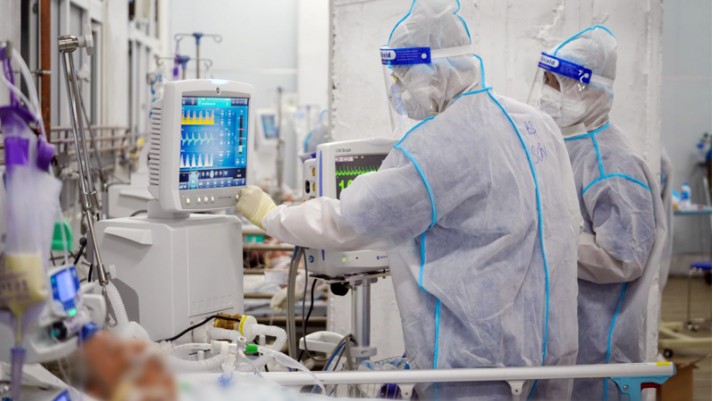 Thủ tướng yêu cầu nghiên cứu kiến nghị 2 phương pháp điều trị cho bệnh nhân mắc COVID-19