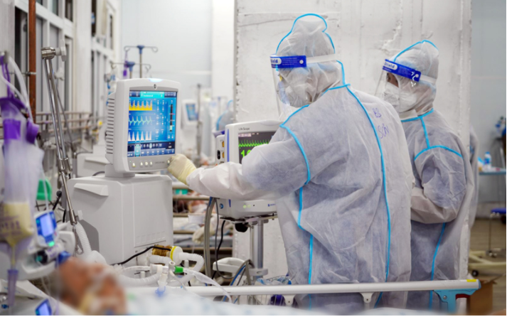 Thủ tướng yêu cầu nghiên cứu kiến nghị 2 phương pháp điều trị cho bệnh nhân mắc COVID-19