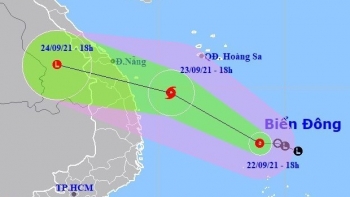 Áp thấp nhiệt đới có thể mạnh lên thành bão, đổ bộ vào Thừa Thiên Huế - Bình Định