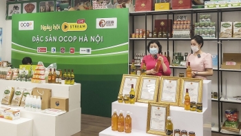 Kết nối trực tuyến sản phẩm OCOP và sản phẩm vùng miền tại “Chợ đêm trên mây”