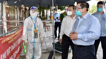 Thủ tướng yêu cầu khen thưởng kịp thời tập thể, cá nhân trong phòng chống dịch COVID-19