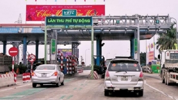 Thủ tướng: Kiên quyết dừng thu phí các trạm không chuyển sang thu tự động