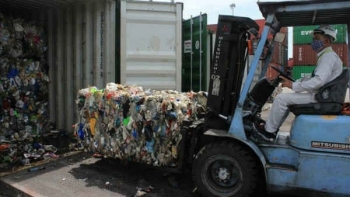 Phế liệu đang tồn đọng không đủ điều kiện nhập phải tái xuất tại cửa khẩu nhập