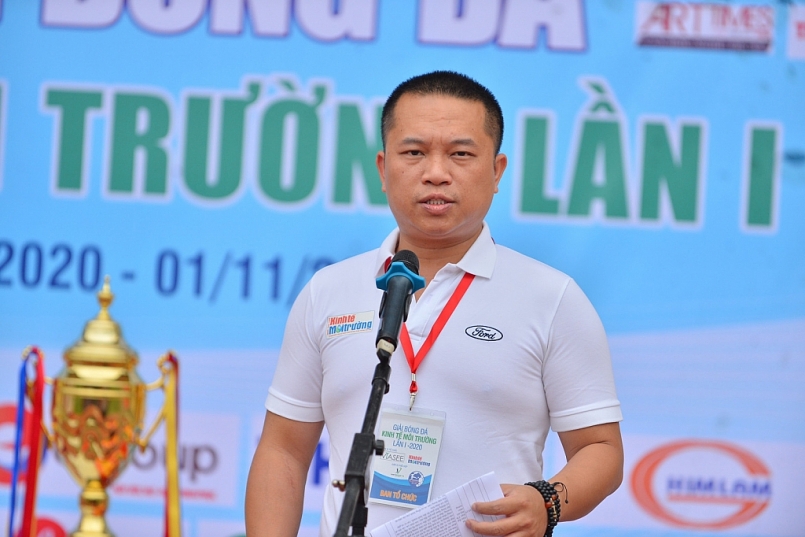 Th.S Phan Chí Hiếu - Phó Chủ tịch Trung ương Hội Kinh tế Môi trường Việt Nam, Phó Tổng Biên tập Thường trực Tạp chí Kinh tế Môi trường - Trưởng Ban tổ chức giải phát biểu khai mạc. 