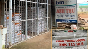 Lâm Đồng: Tạm giữ 40 tấn phân bón không được phép lưu hành tại Việt Nam