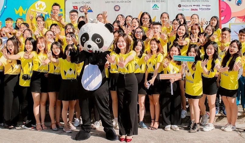 Chị Lại Thị Minh Anh - Chủ nhiệm CLB Marketing Học viện Tài chính tuyên bố chính thức khởi động Cuộc thi “Vua Marketing 2020”