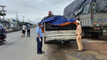 Bản tin hàng giả hàng nhái: Ngăn chặn gần 1 tấn thép vi phạm nhãn