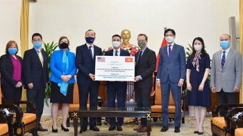 Việt Nam tiếp nhận thêm 1,5 triệu liều vaccine Pfizer phòng COVID-19