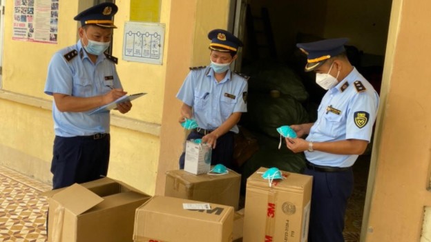 Thu giữ gần 3.000 khẩu trang giả nhãn hiệu 3M tại Lạng Sơn