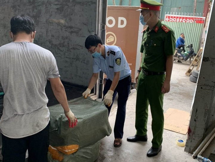 Bản tin hàng giả, hàng nhái: Tiêu hủy gần 7 tấn nầm lợn không rõ nguồn gốc tại Hà Nội