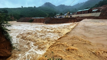 Thủ tướng yêu cầu chủ động ứng phó với bão, mưa lũ