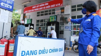 Giá xăng dầu đồng loạt tăng mạnh
