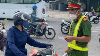 Chính phủ ban hành Nghị quyết mới, tạm thời không áp dụng Chỉ thị 15, 16 và 19