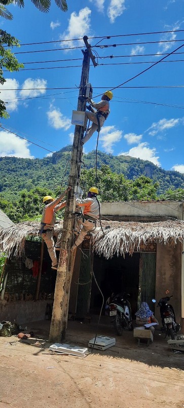  Tính đến 30/9/2021, EVNNPC quản lý 10.799.591 khách hang.