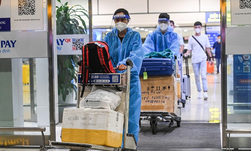 Đề xuất chưa tiêm vaccine vẫn được đi máy bay nếu xét nghiệm âm tính với COVID-19