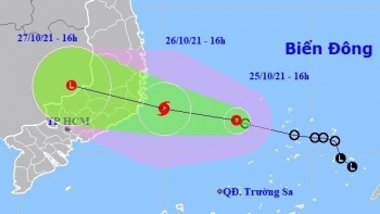 Áp thấp nhiệt đới cách Khánh Hòa khoảng 380km