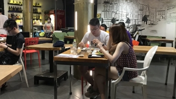 TPHCM chính thức mở lại quán ăn tại chỗ từ ngày 28/10