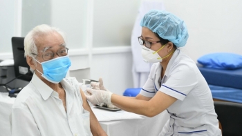 Sớm hoàn thiện dự thảo Chiến lược tổng thể ứng phó hiệu quả với dịch COVID-19