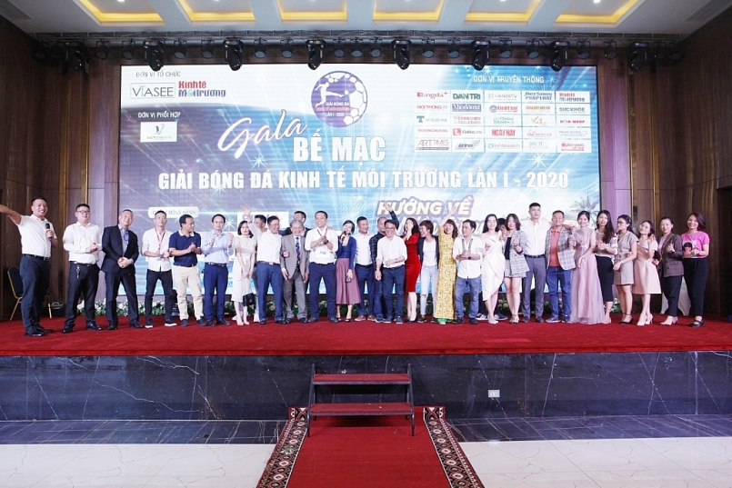 Gala bế mạc giải Bóng đá Kinh tế Môi trường lần I- 2020 đã diễn ra thành công tốt đẹp.