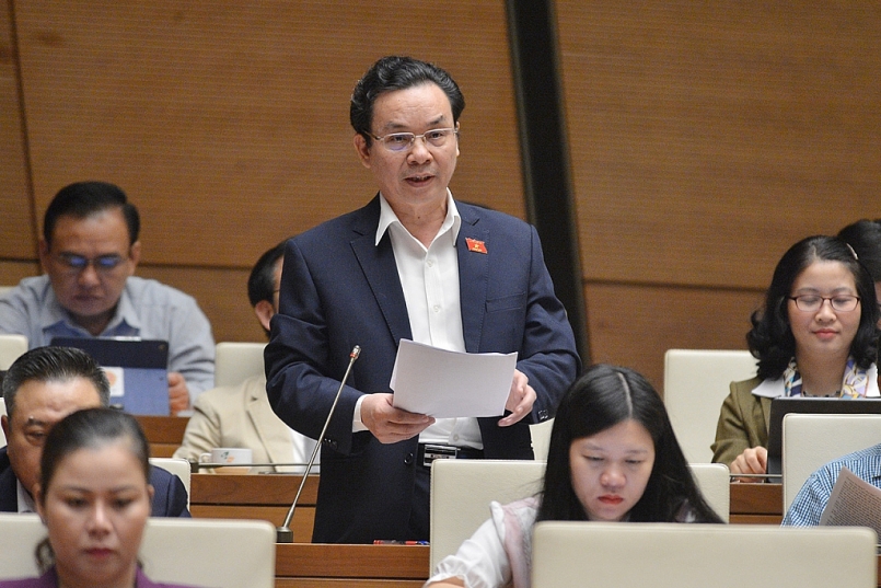 Đại biểu Hoàng Văn Cường – Đoàn Đại biểu Quốc hội Thành phố Hà Nội nêu quan điểm.