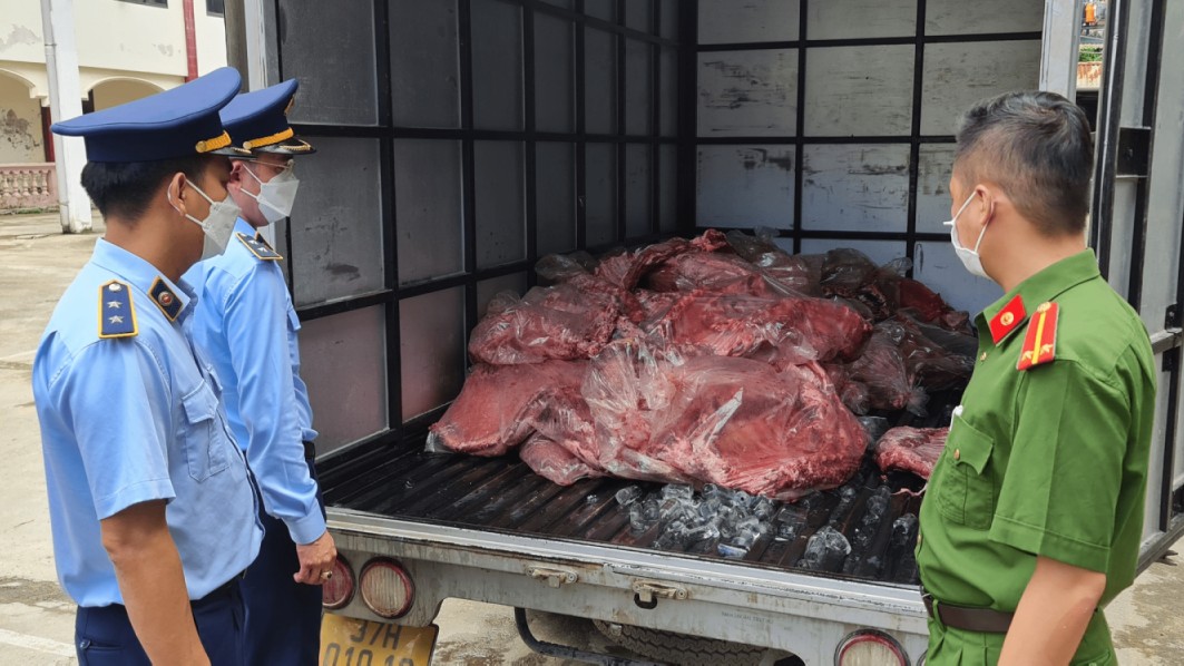 Nghệ An: Ngăn chặn kịp thời 650kg thịt sườn lợn thối