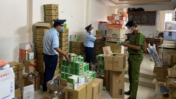 An Giang kiểm tra và thu giữ 496 thiết bị điện không rõ nguồn gốc