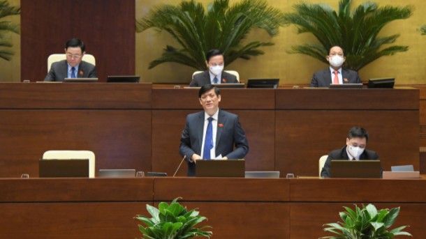 ĐBQH chất vấn “loạn” giá xét nghiệm COVID-19, Bộ Y tế nói gì?