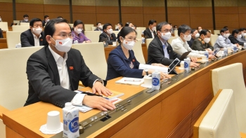 Quốc hội thông qua Nghị quyết về Tổ chức phiên tòa trực tuyến
