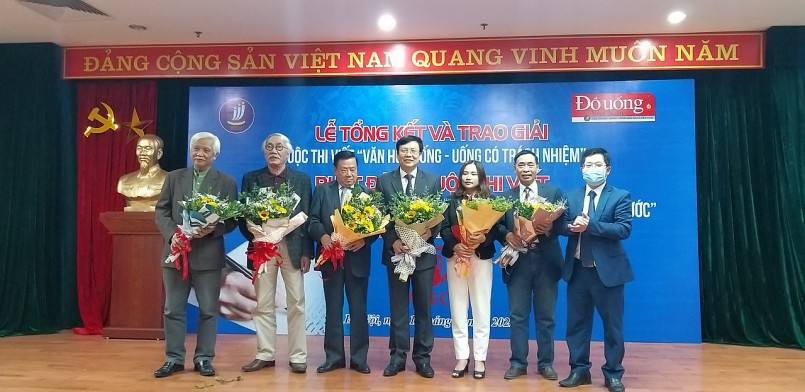 Trao giải Cuộc thi viết “Văn hóa uống – Uống có trách nhiệm”