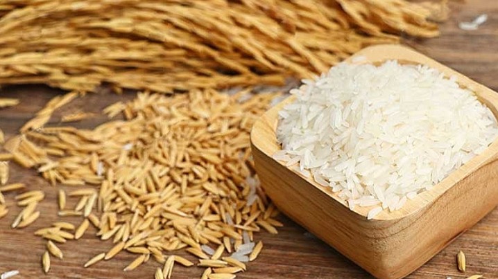 Cập nhật giá lúa gạo hôm nay 26/11/2021: Giá gạo xuất khẩu giảm 4 USD/tấn