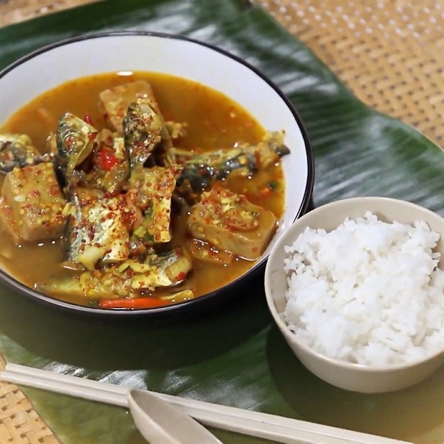 Cách kho cá chuồn ngon với mít non bùi bùi, ngọt thịt